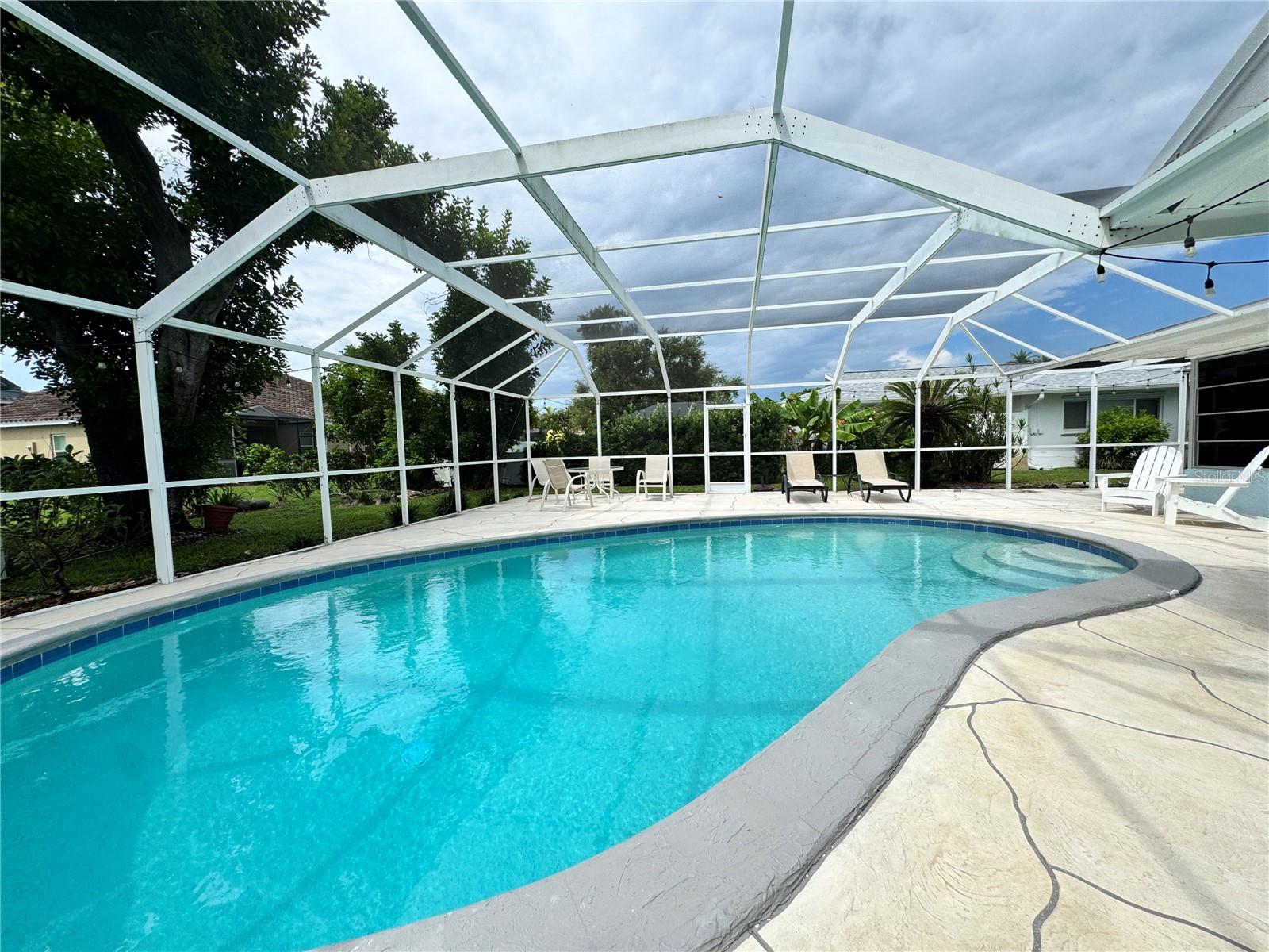 VILLAGE GREEN OF BRADENTON UN B - Residential Lease