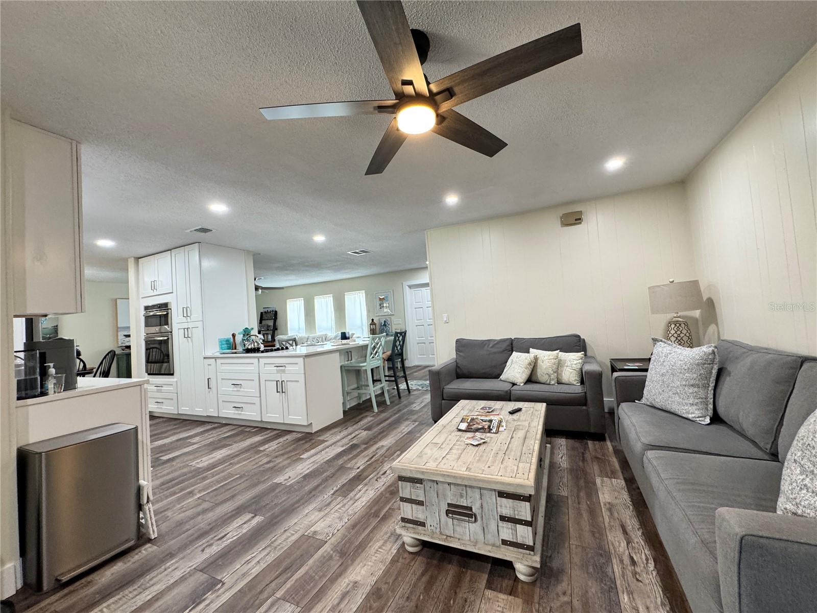 VILLAGE GREEN OF BRADENTON UN B - Residential Lease