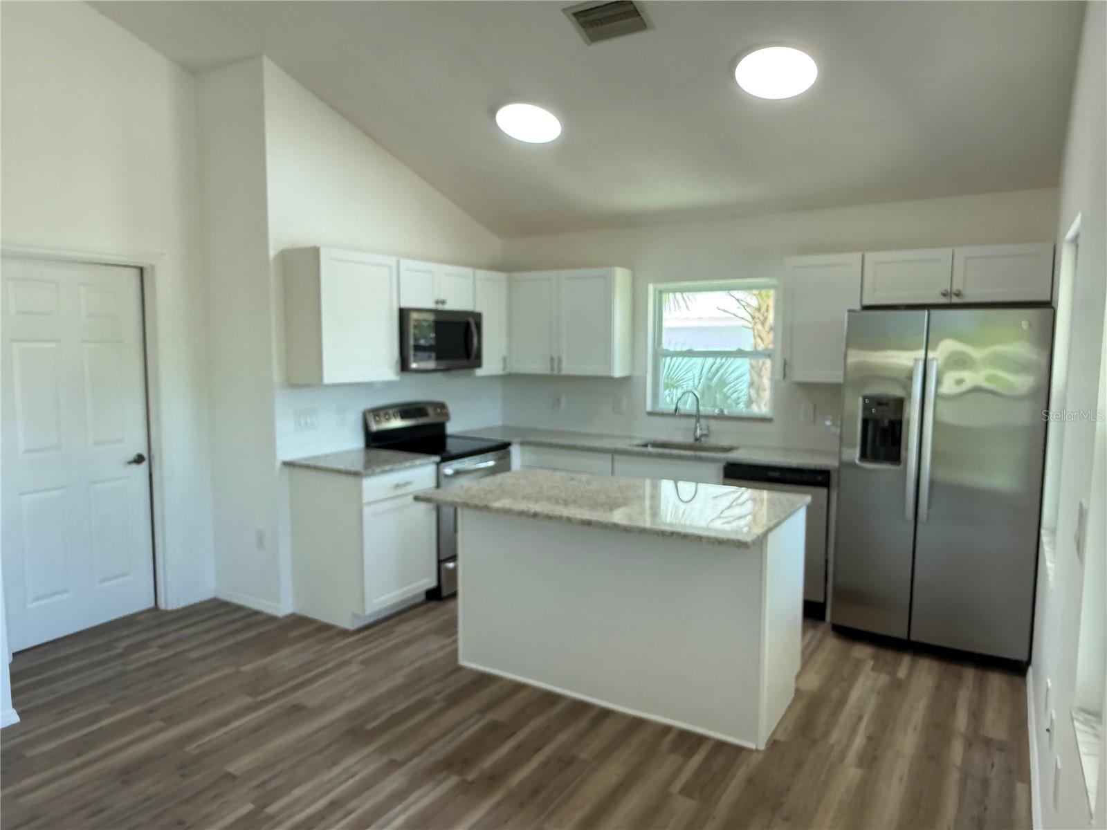 BAY POINT CORR OF - Residential