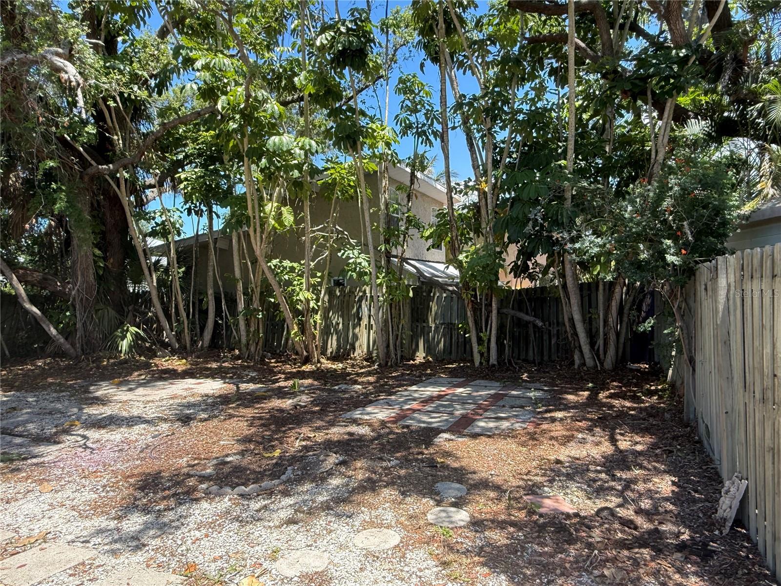 BAY POINT CORR OF - Residential