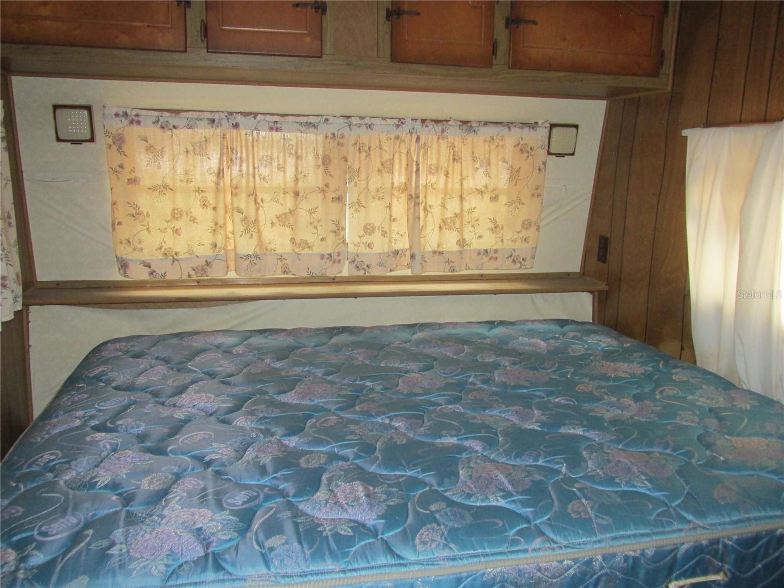 SADDLEBAG LAKE - Residential