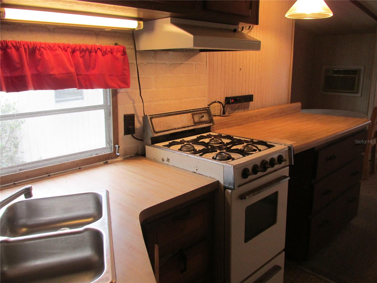 SADDLEBAG LAKE - Residential