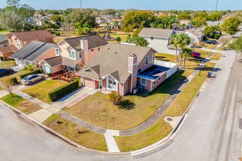 Photo of 1244 Bent Tree Drive, Orlando, FL 32825 (MLS # O6383034)