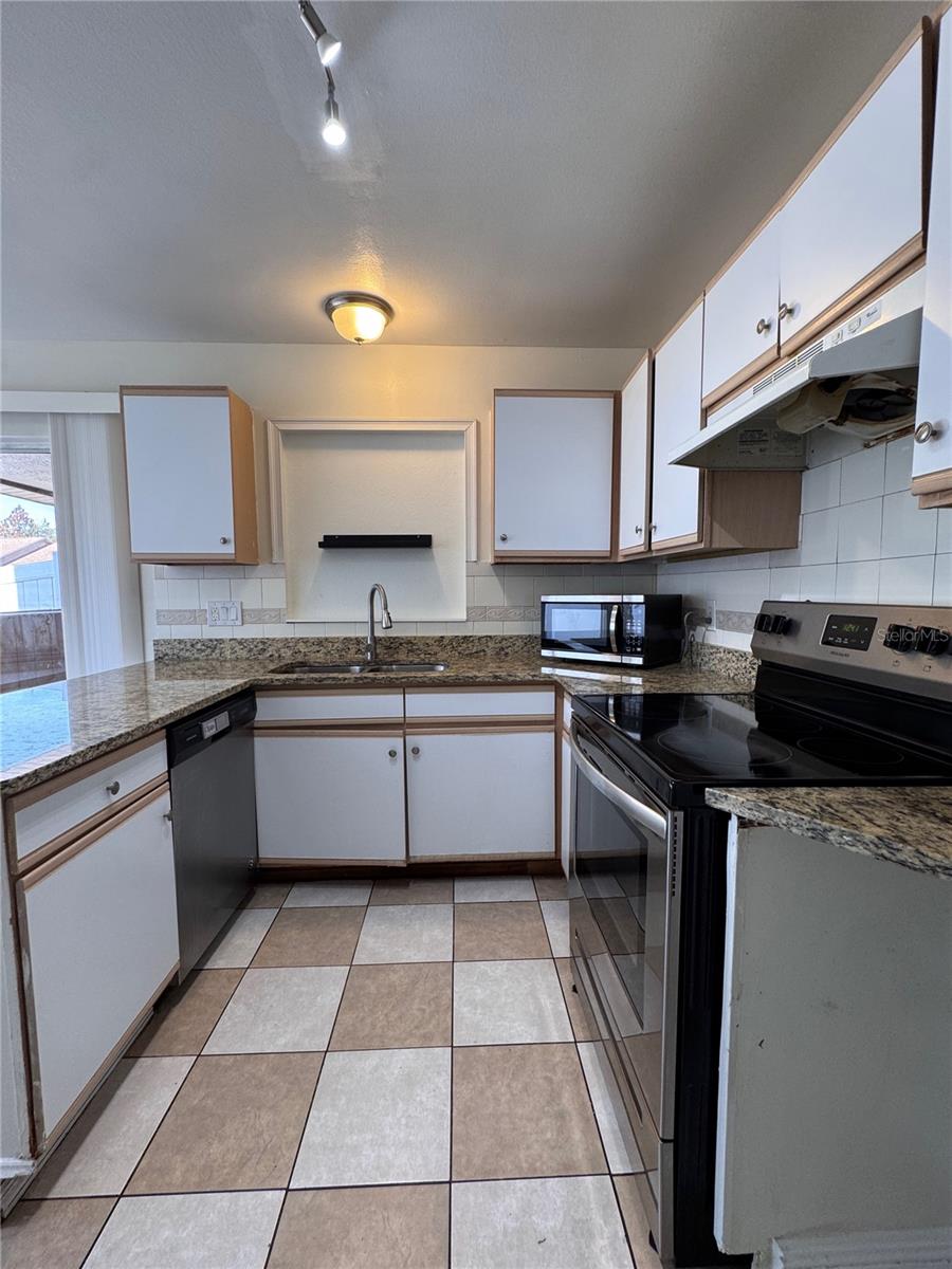 SUTTON RIDGE PH 01 - Residential