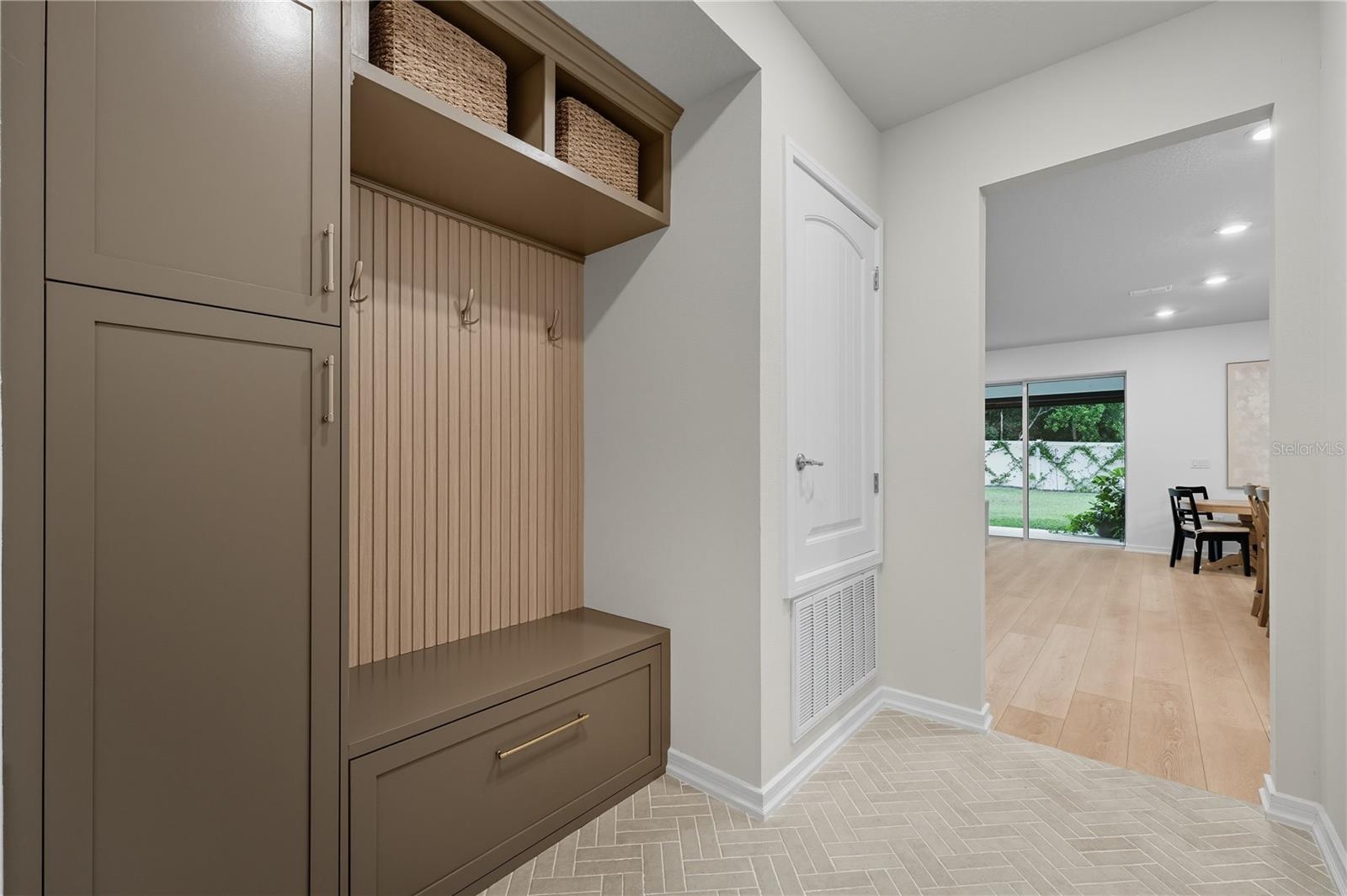 WINDING MDWS - Residential