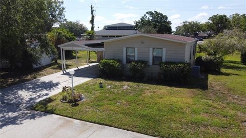 A home in ELLENTON