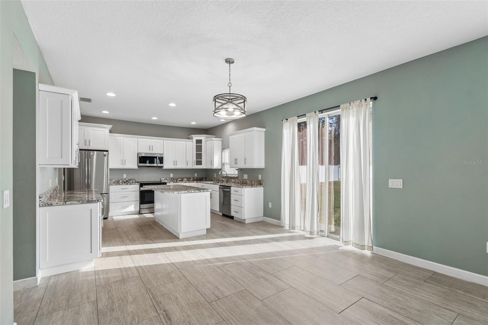 ROYAL HIGHLANDS - Residential