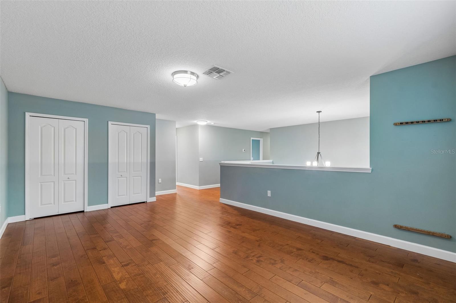 ROYAL HIGHLANDS - Residential