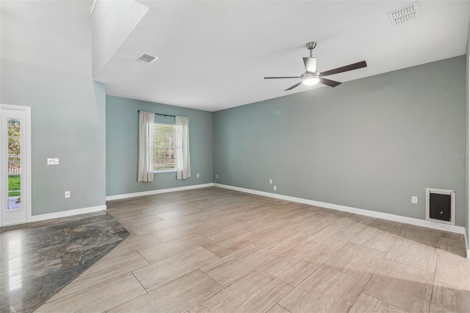 ROYAL HIGHLANDS - Residential