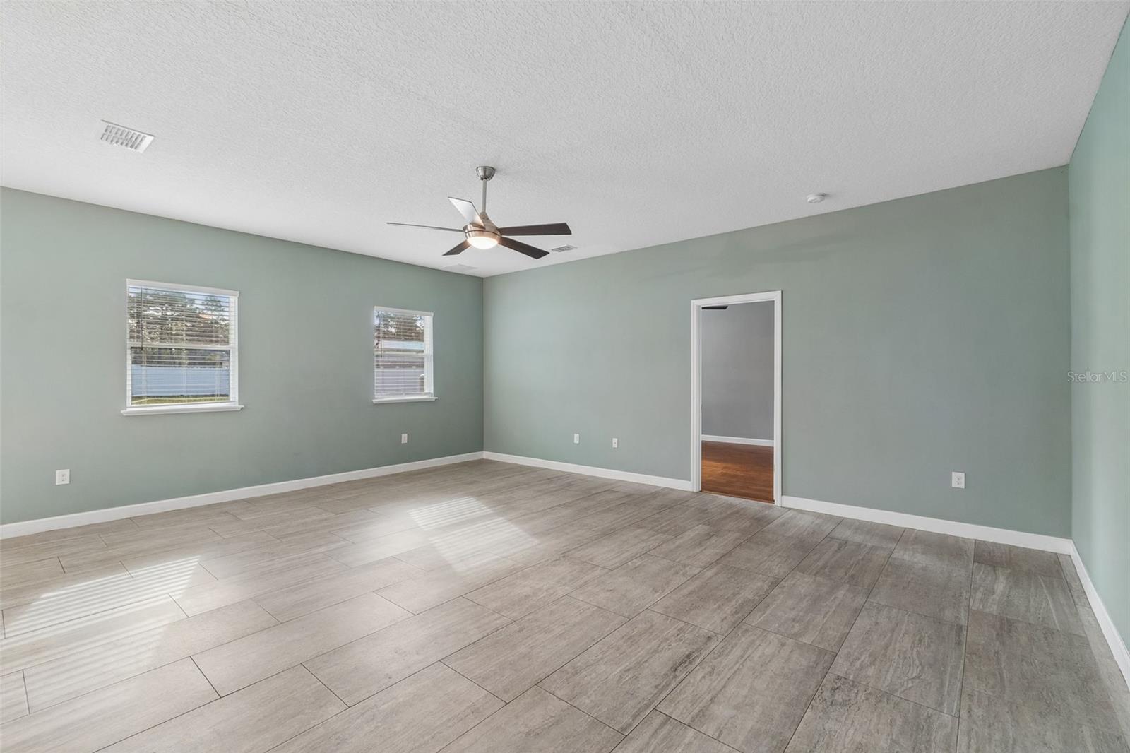 ROYAL HIGHLANDS - Residential