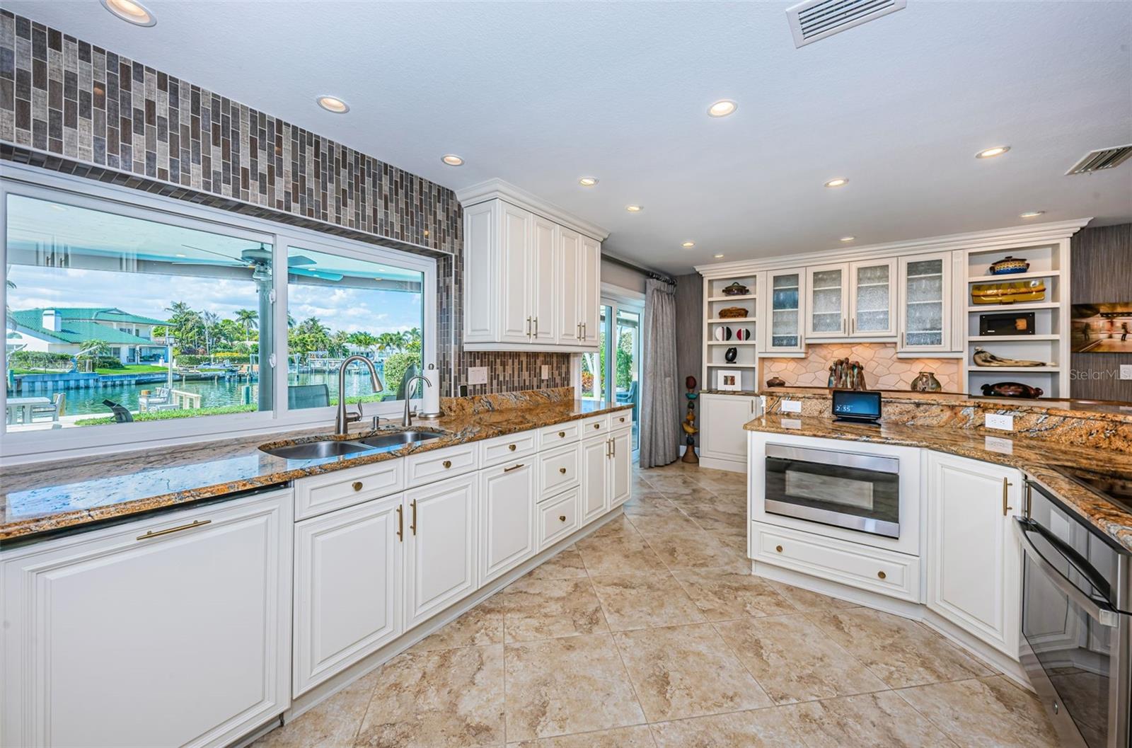 VENETIAN ISLES - Residential