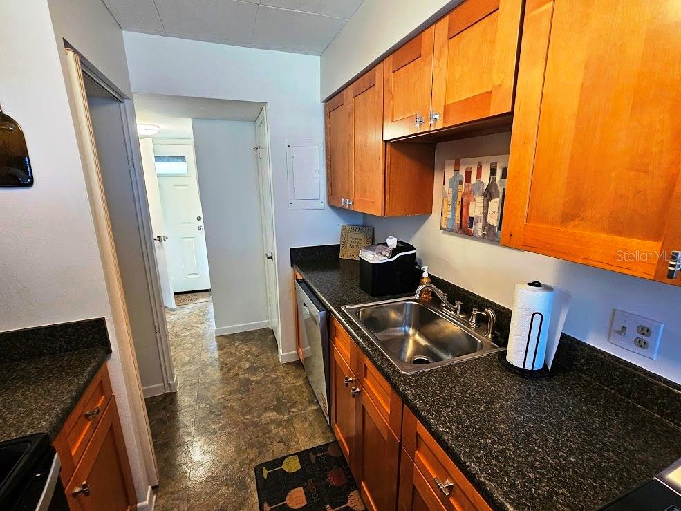 MAGNOLIA SQUARE CONDO INC - Residential