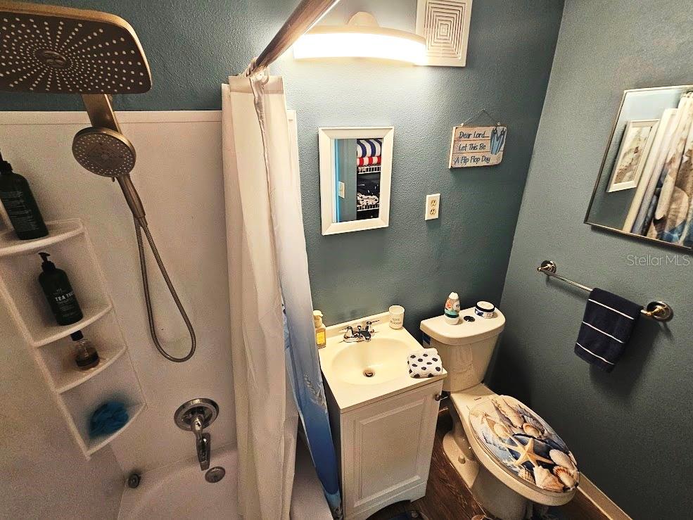 MAGNOLIA SQUARE CONDO INC - Residential