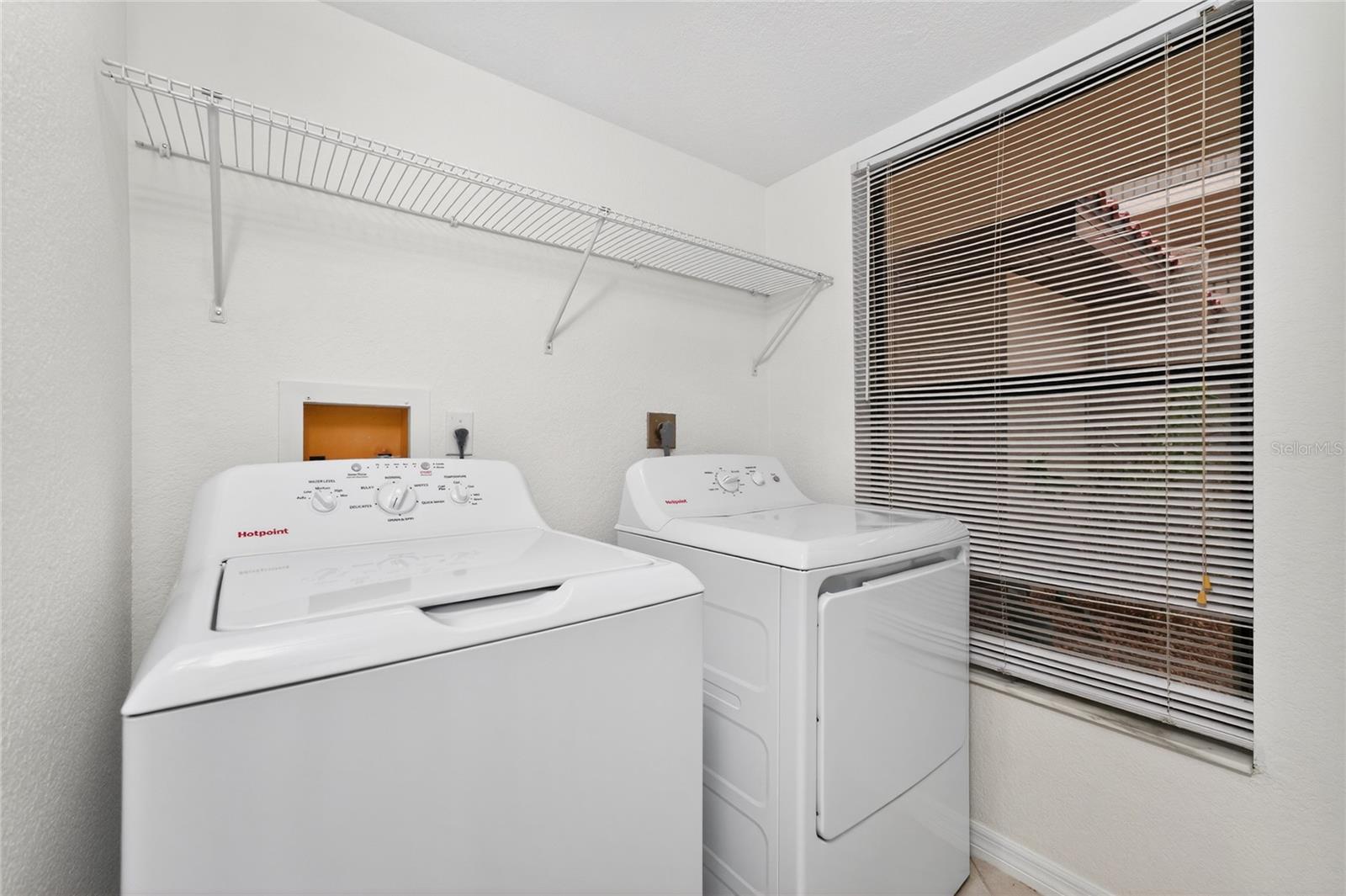 DOLPHIN CLUB PH 01 - Residential