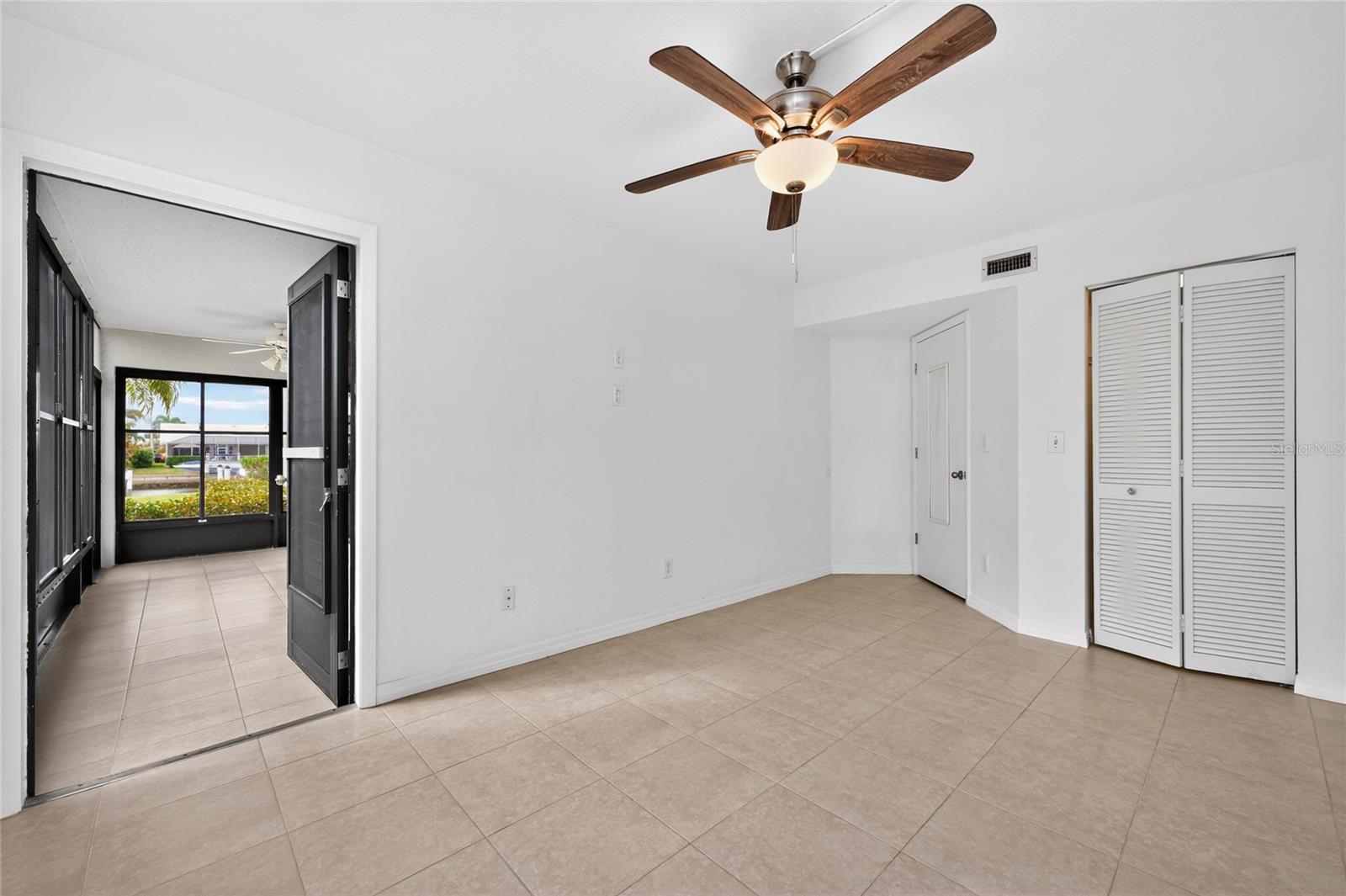 DOLPHIN CLUB PH 01 - Residential