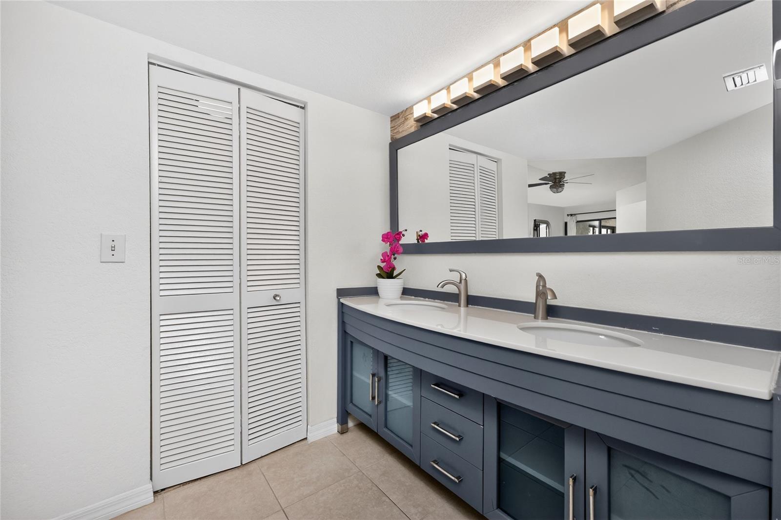 DOLPHIN CLUB PH 01 - Residential