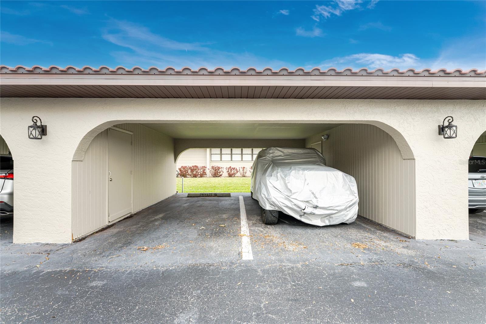 DOLPHIN CLUB PH 01 - Residential