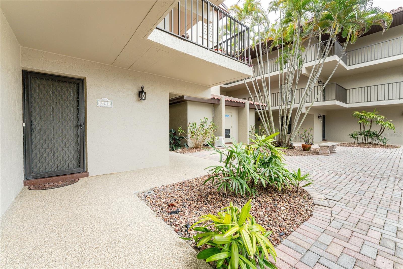 DOLPHIN CLUB PH 01 - Residential