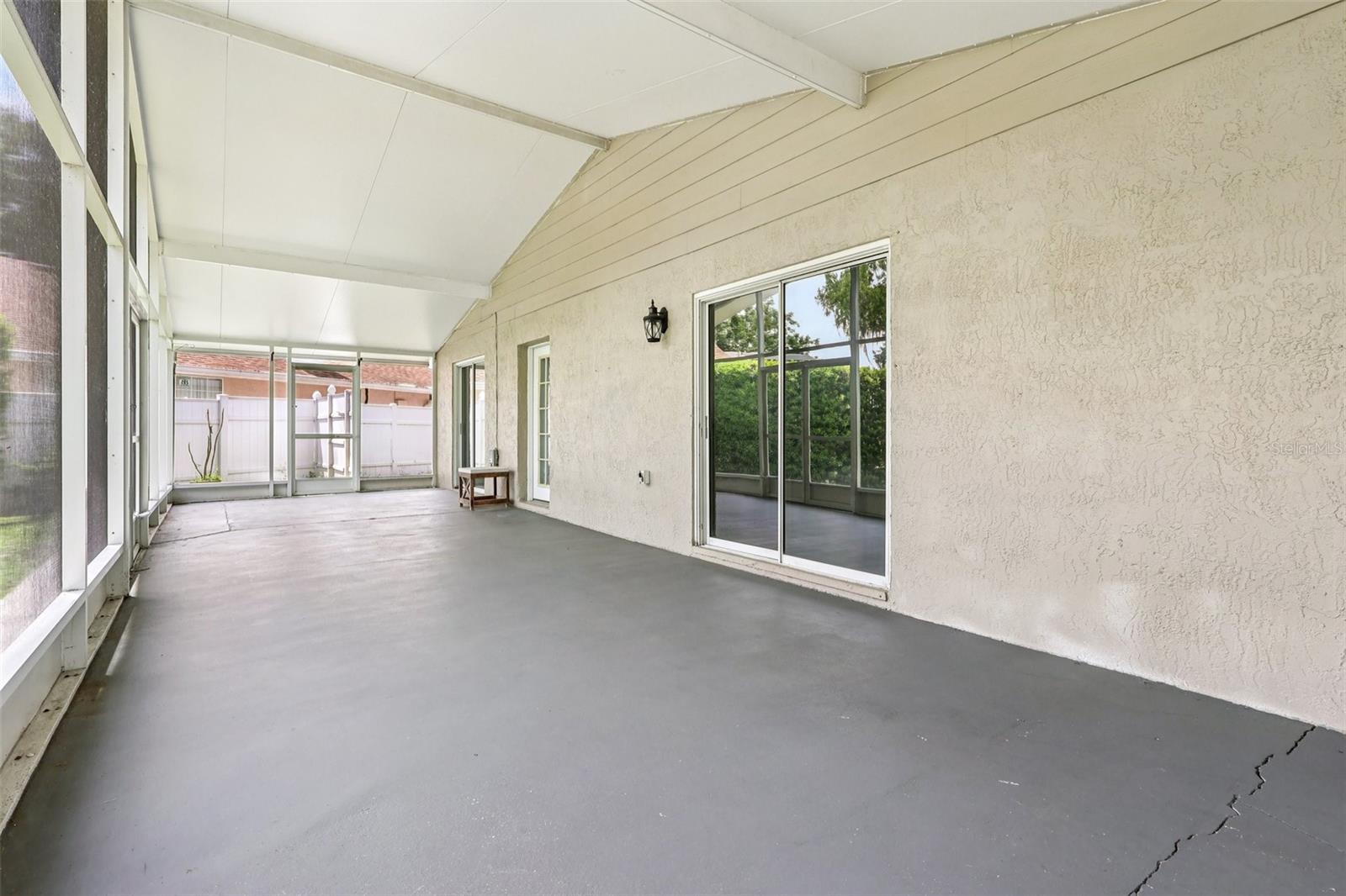 COUNTRY LANE - Residential