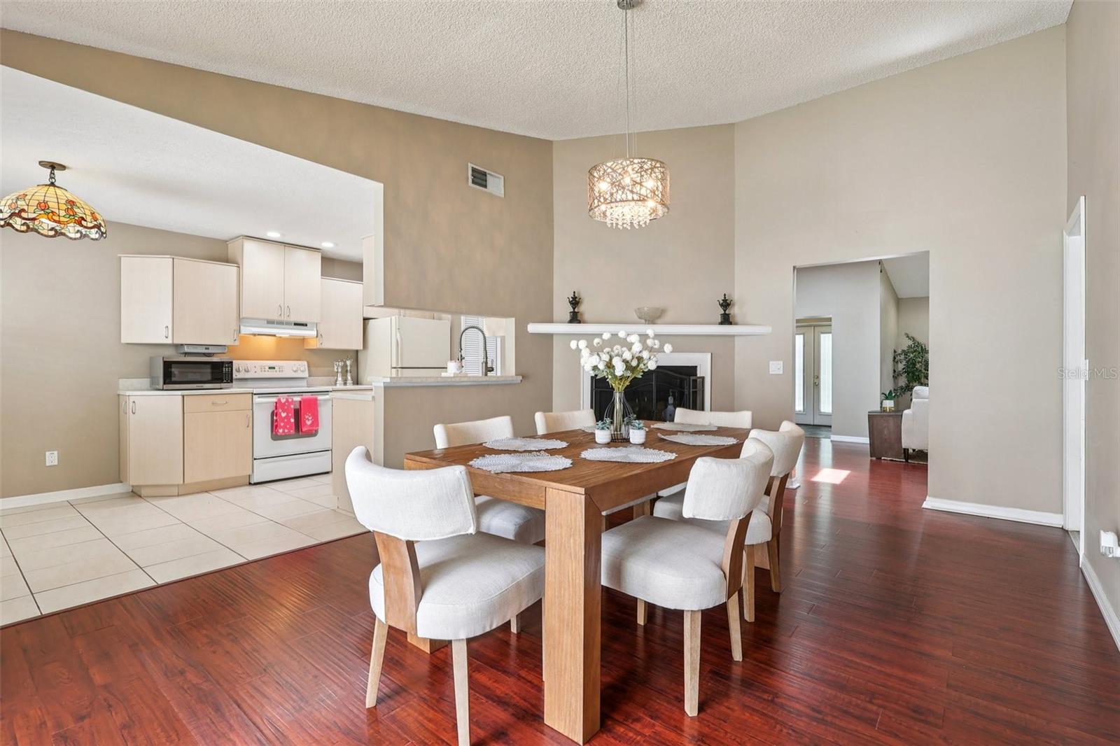 COUNTRY LANE - Residential