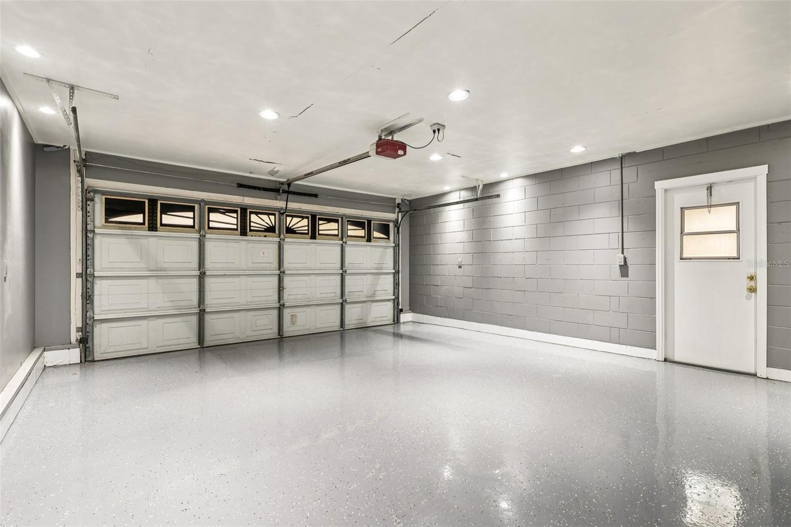 COUNTRY LANE - Residential