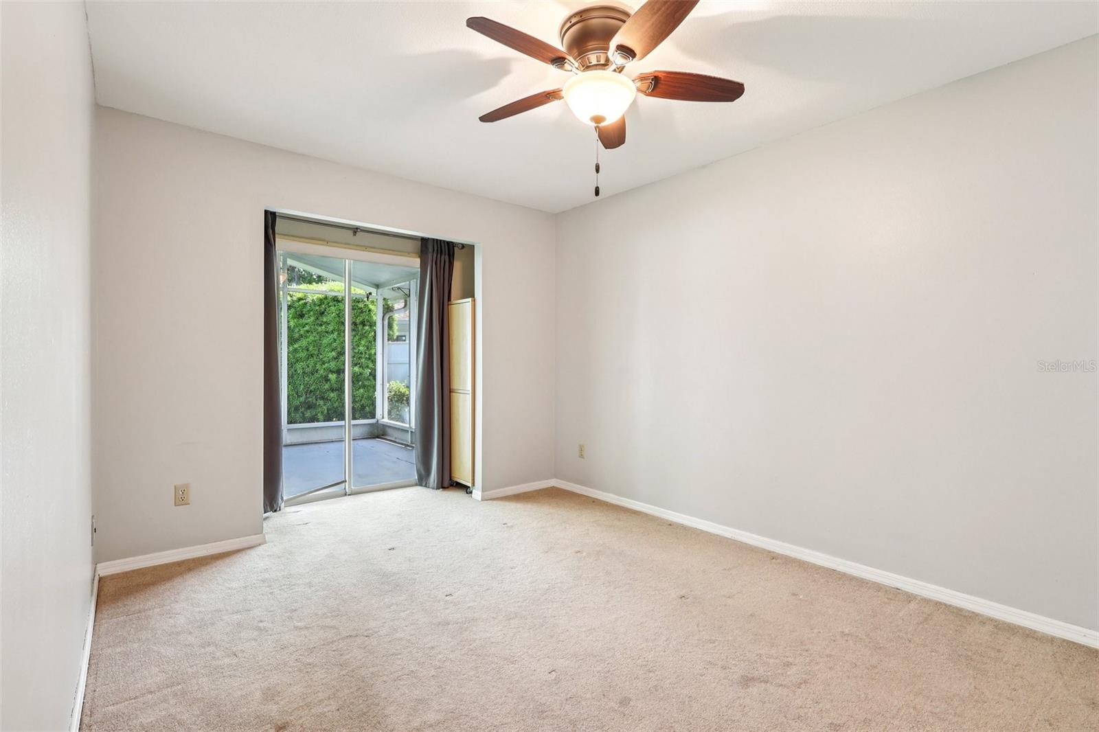 COUNTRY LANE - Residential