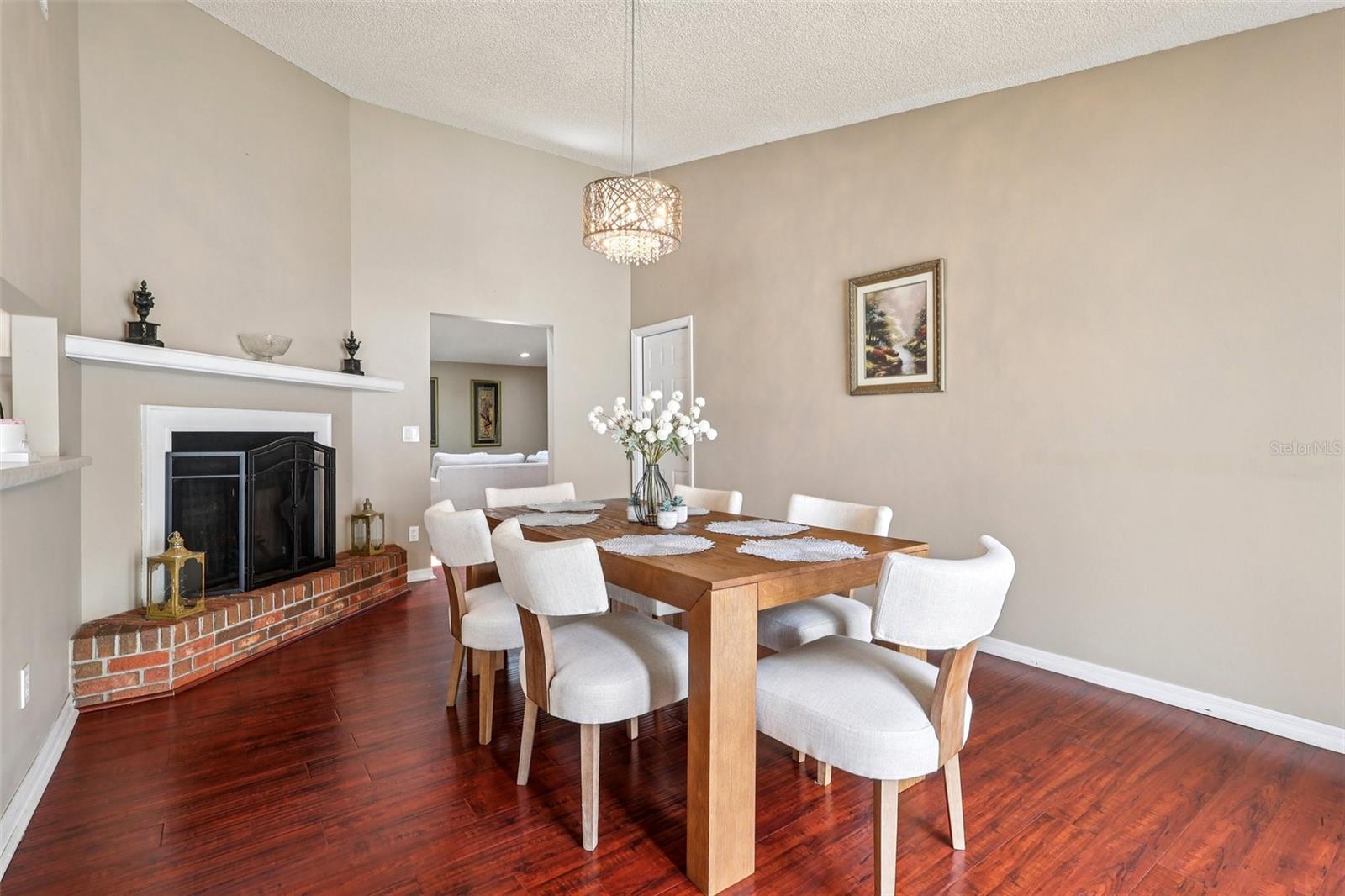 COUNTRY LANE - Residential