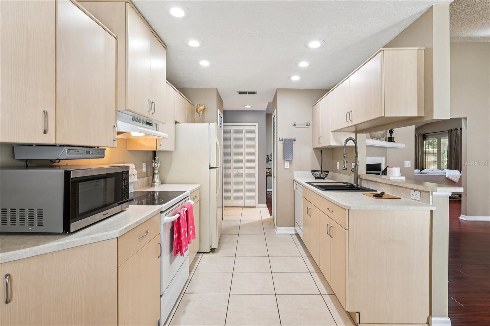 COUNTRY LANE - Residential