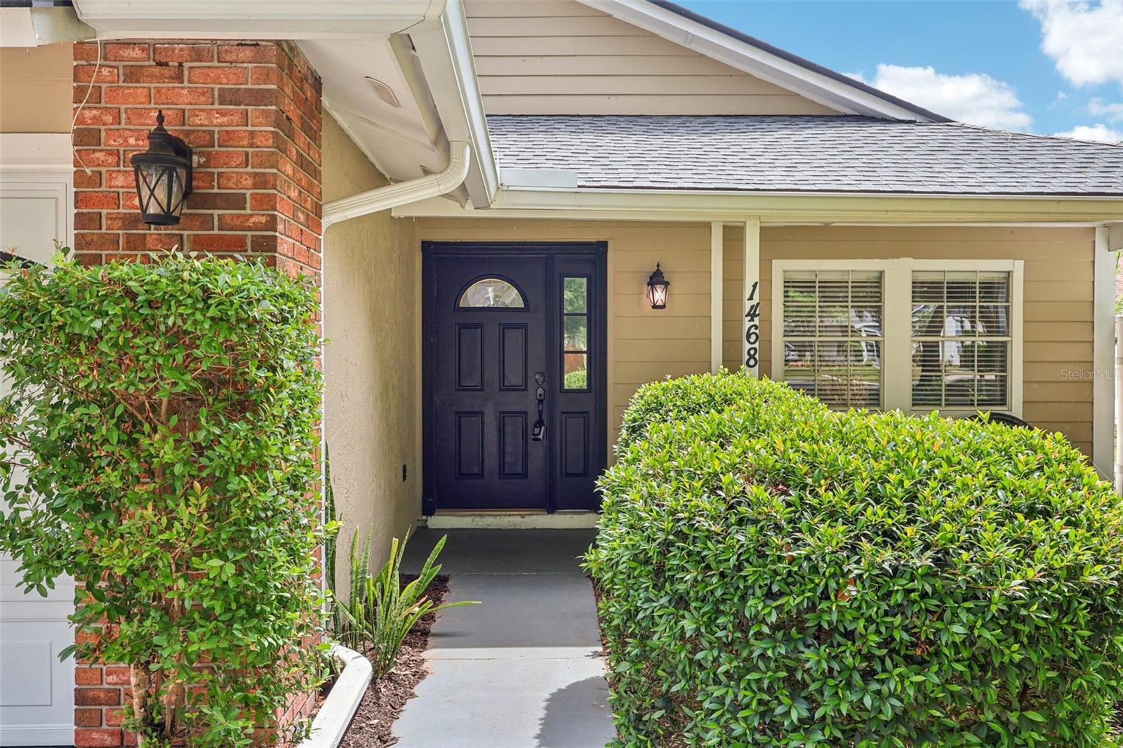 COUNTRY LANE - Residential