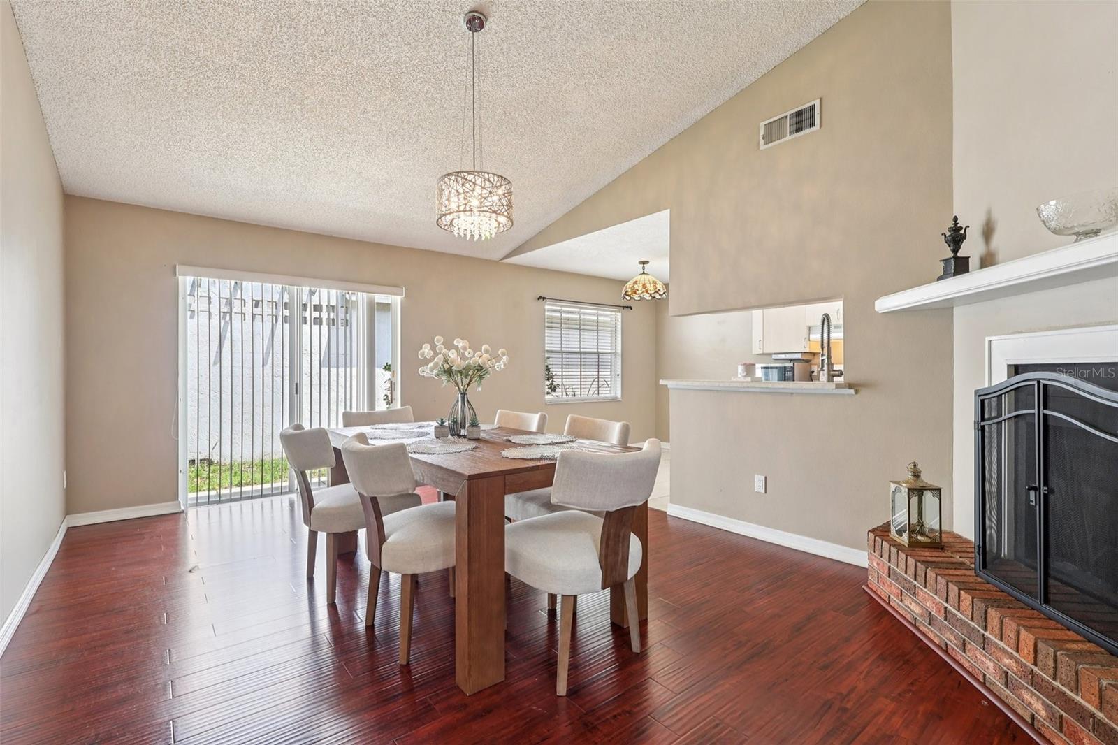 COUNTRY LANE - Residential