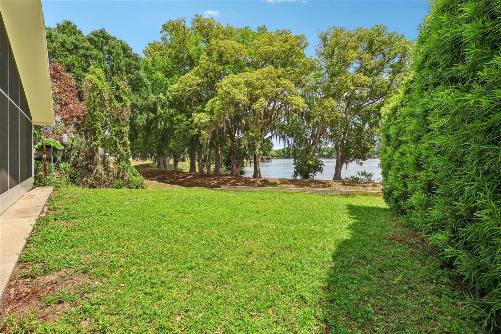 COUNTRY LANE - Residential