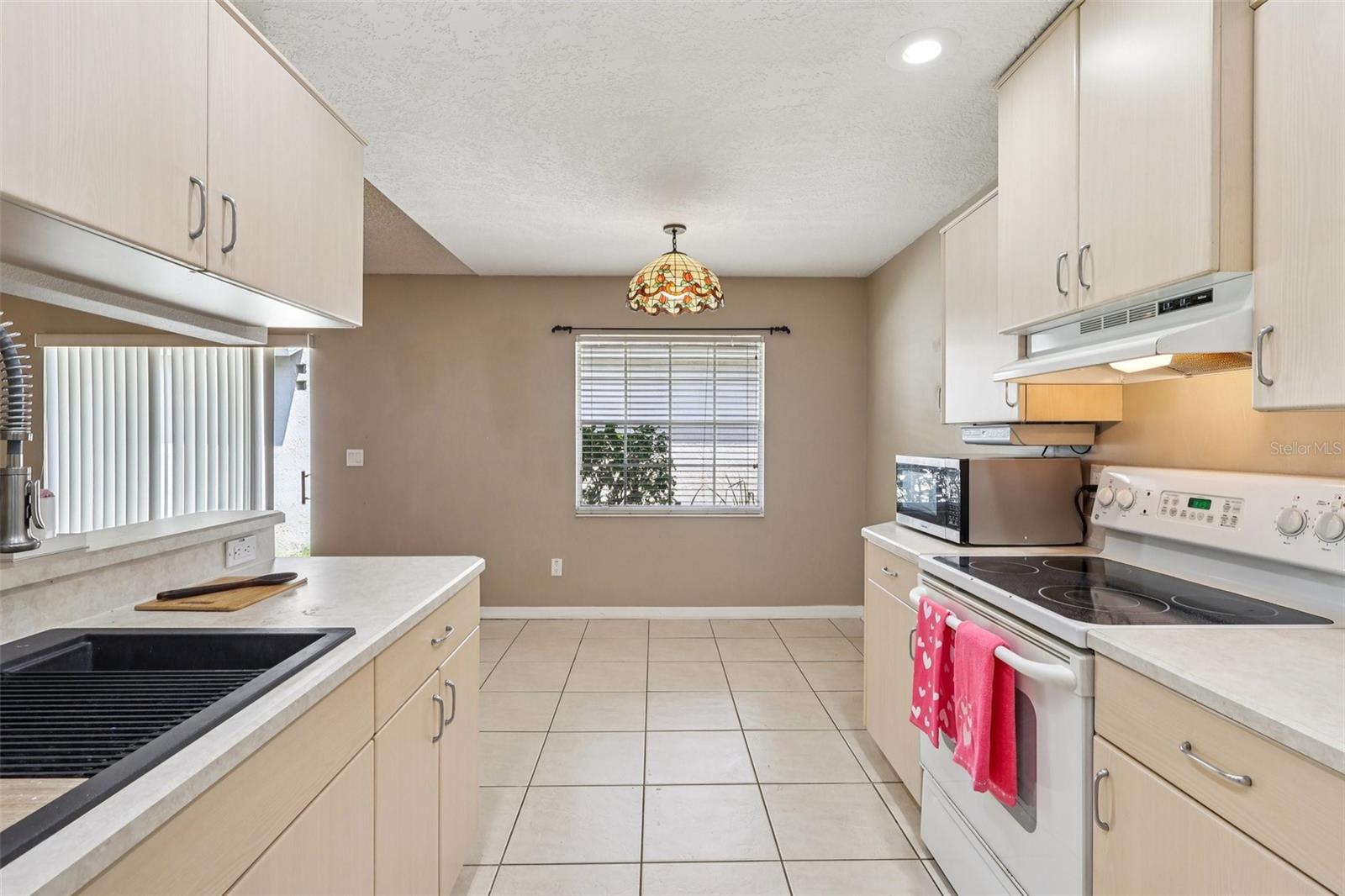 COUNTRY LANE - Residential