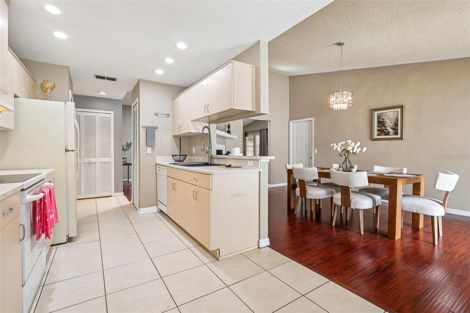 COUNTRY LANE - Residential