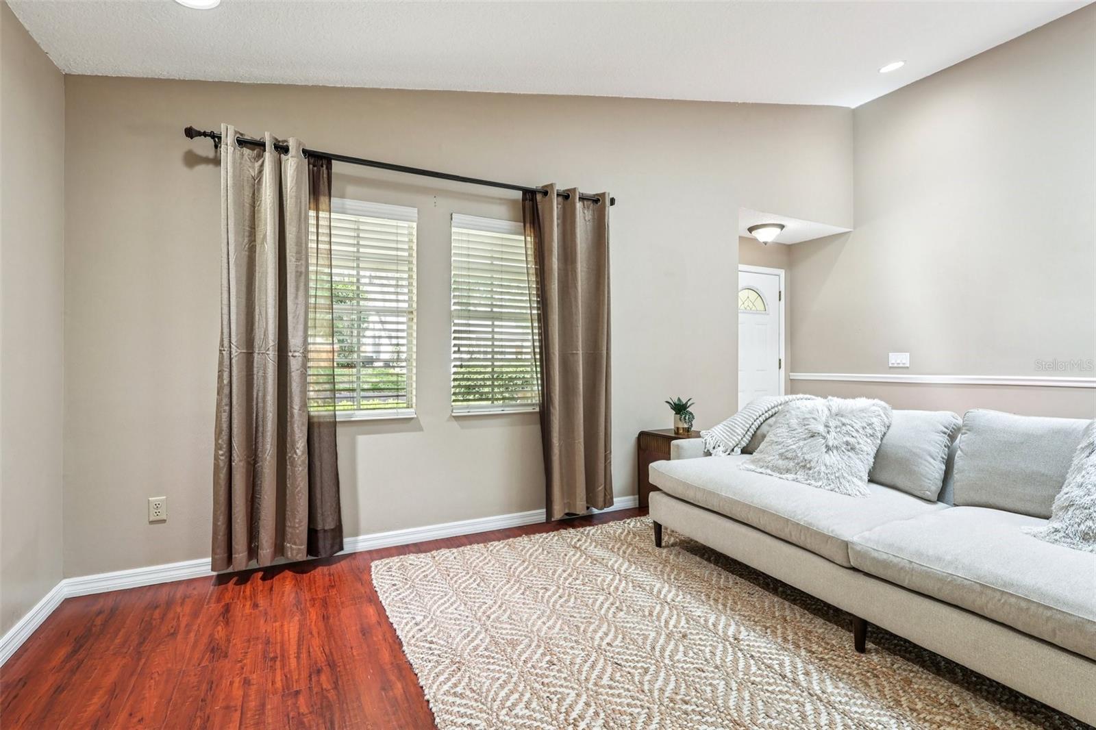 COUNTRY LANE - Residential