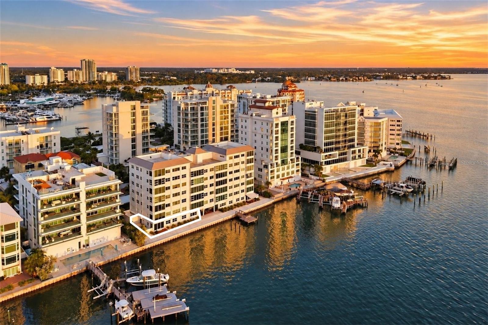 226 GOLDEN GATE POINT 12, SARASOTA, FL, 34236 3 226 GOLDEN GATE POINT 12