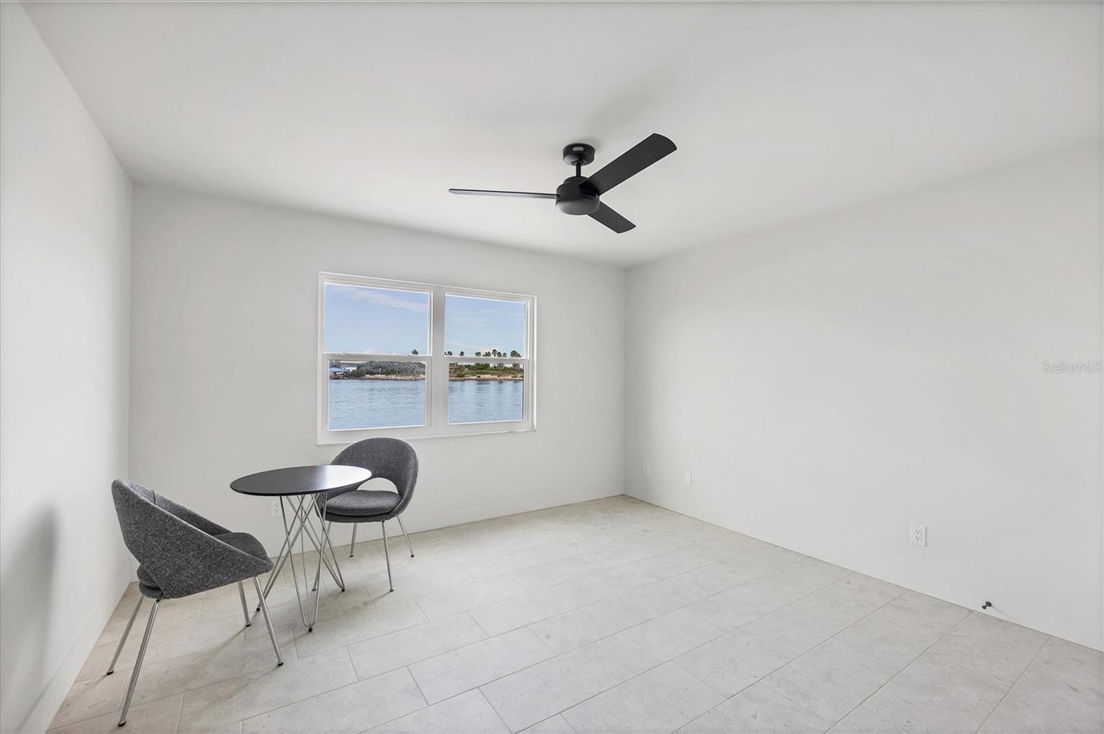 HARBOR HOUSE WEST - Residential