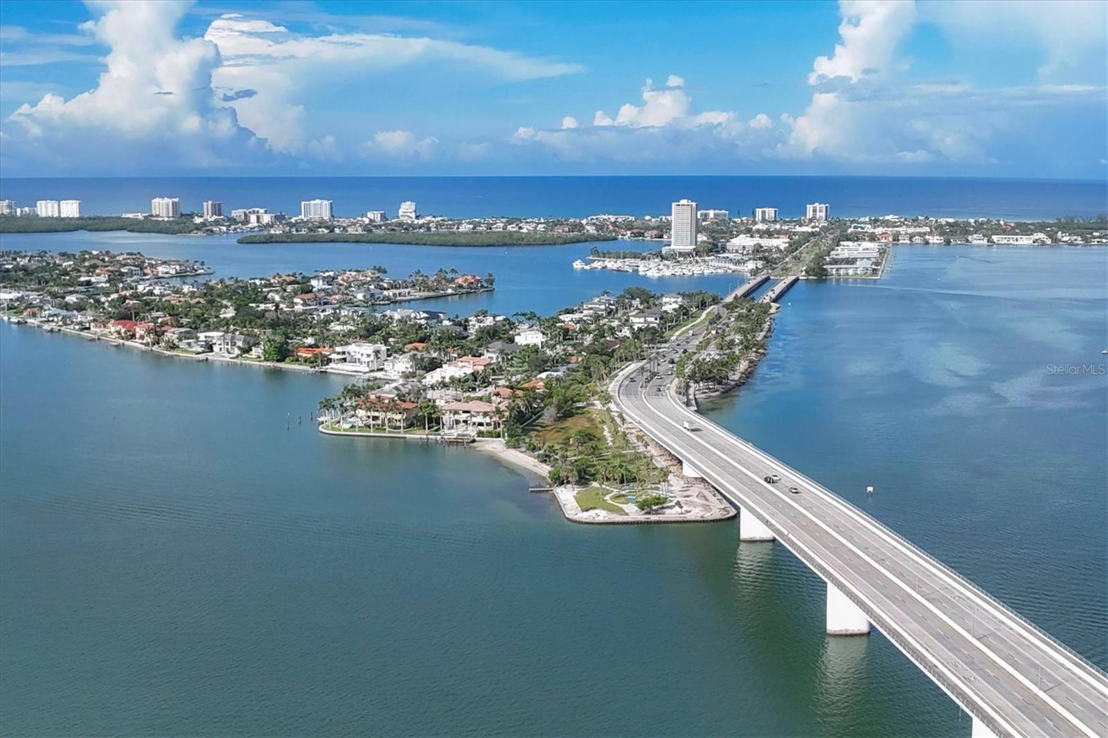 HARBOR HOUSE WEST - Residential