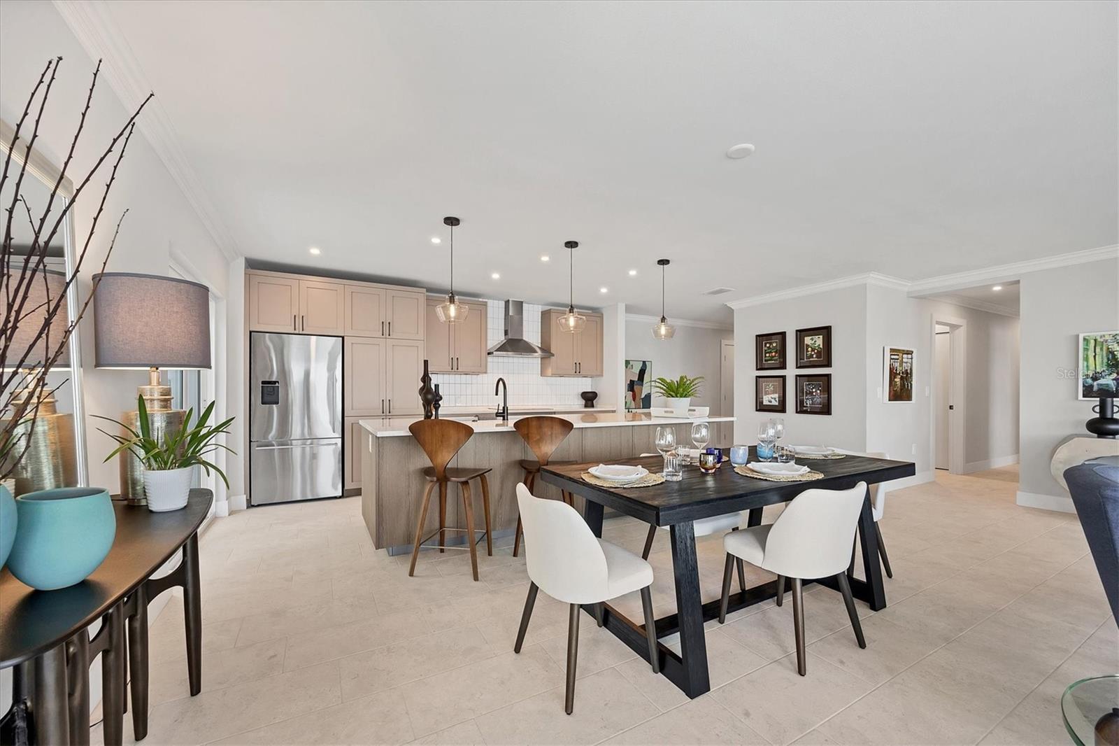 HARBOR HOUSE WEST - Residential