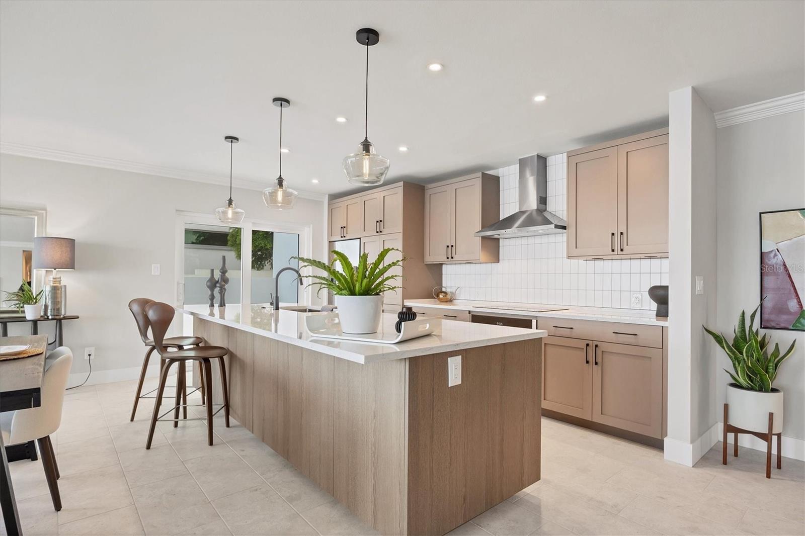 HARBOR HOUSE WEST - Residential