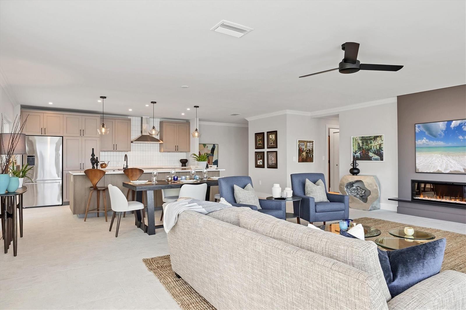 HARBOR HOUSE WEST - Residential