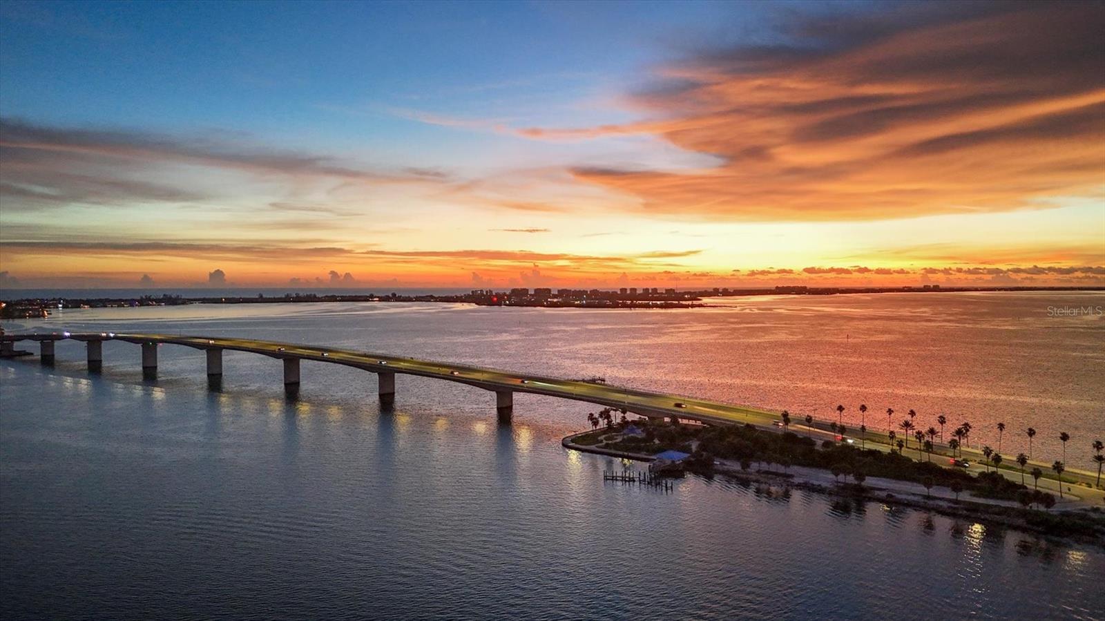 HARBOR HOUSE WEST - Residential