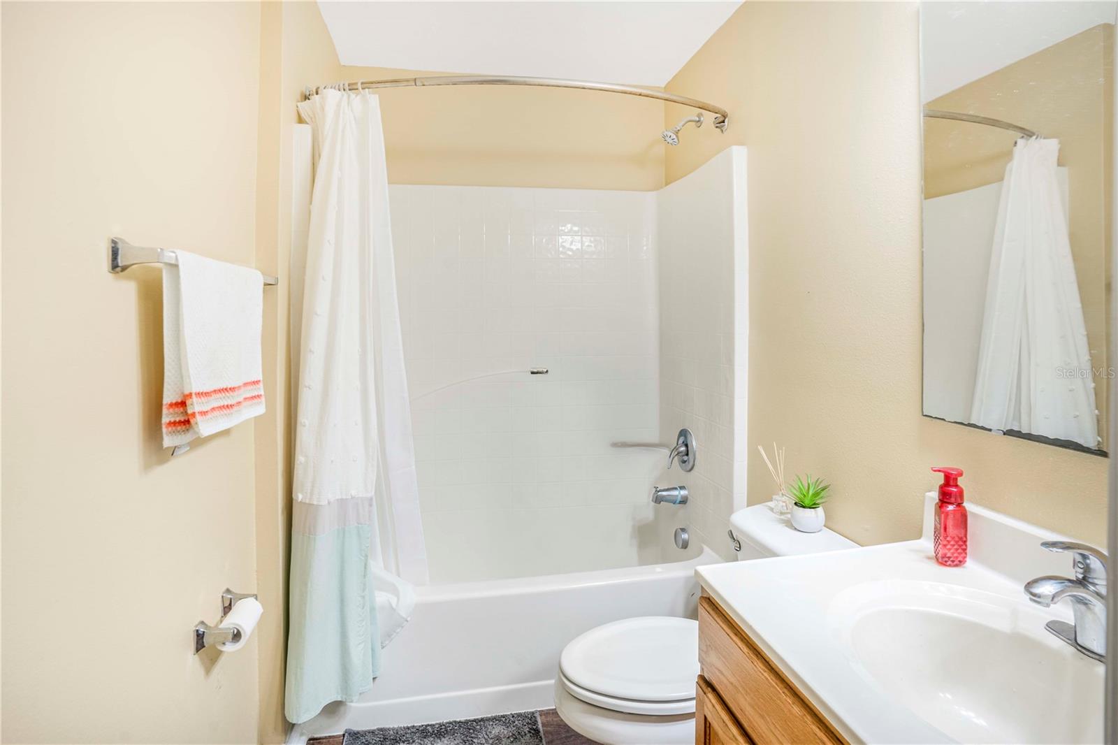 PLANTATION OAKS - Residential