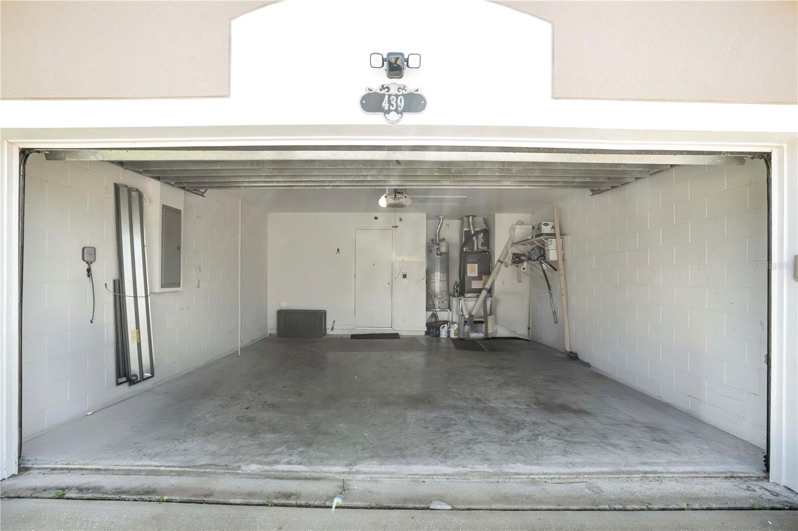 PLANTATION OAKS - Residential