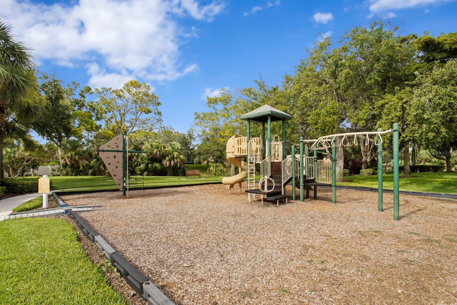 PALMA SOLA TRACE - Residential Lease