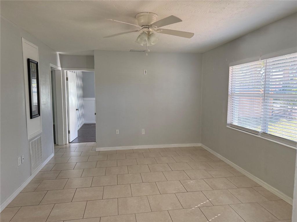 Photo of 4310 7th Avenue W, Bradenton, FL 34209 (MLS # A4680011)