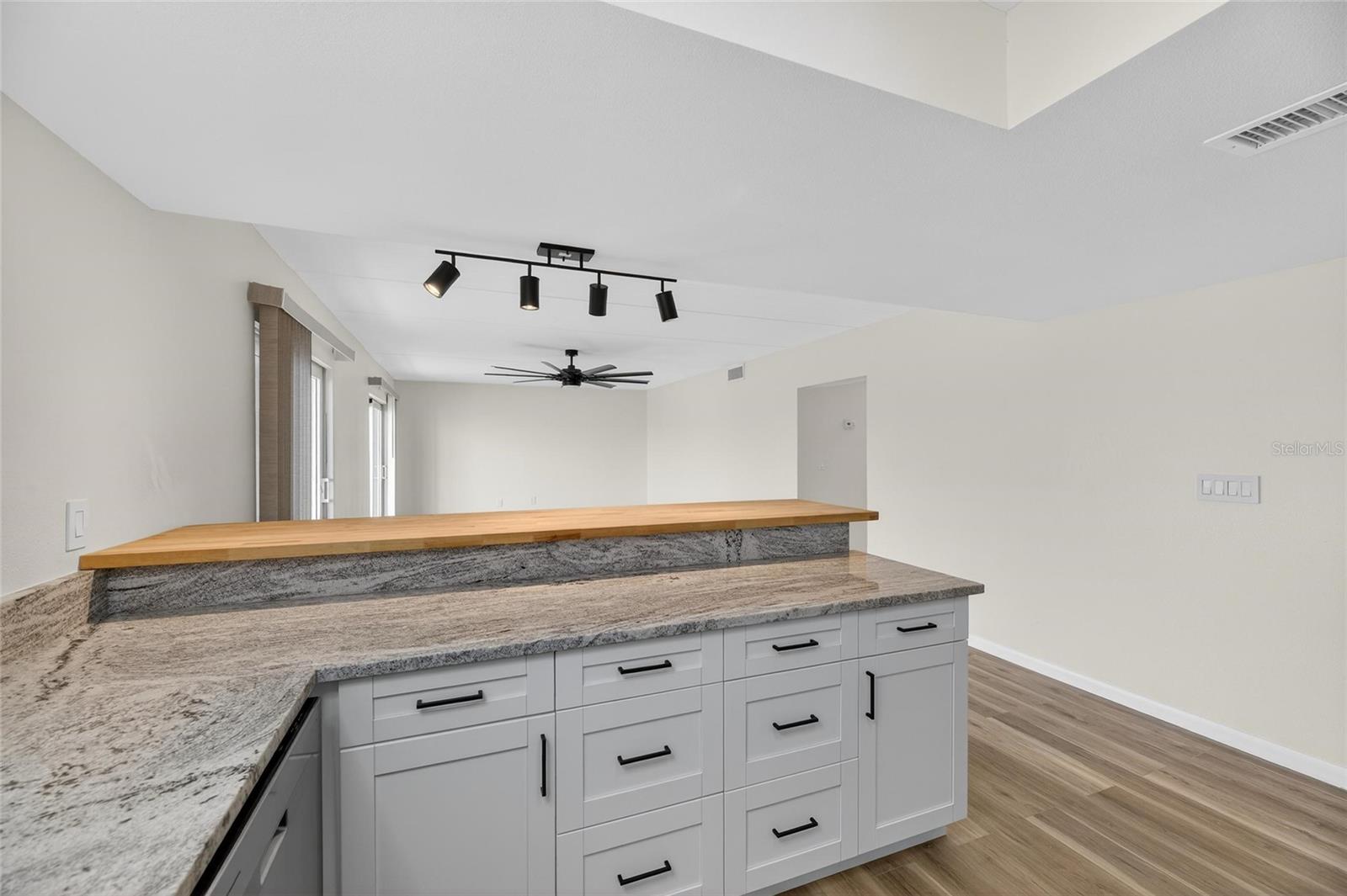 BAY POINTE CONDO - Residential