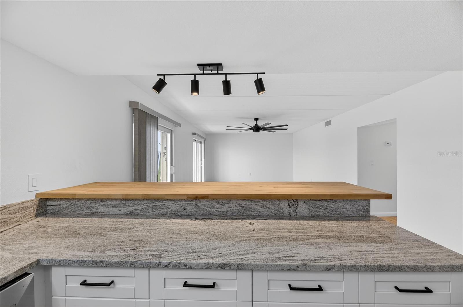 BAY POINTE CONDO - Residential