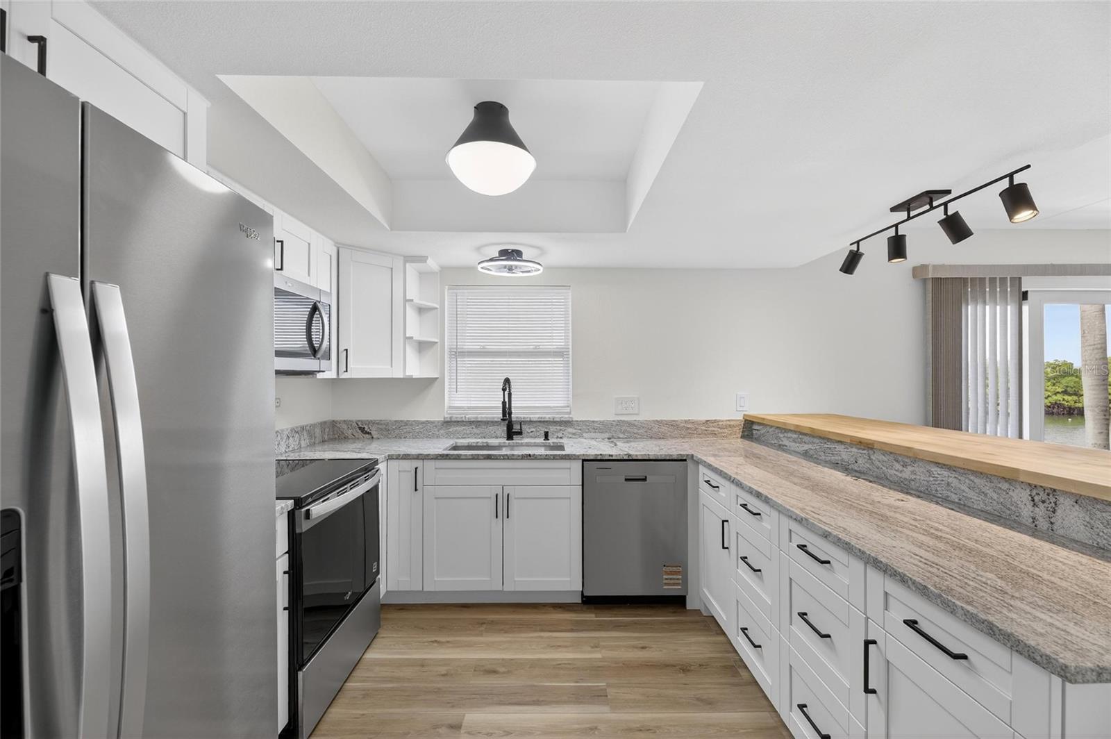 BAY POINTE CONDO - Residential