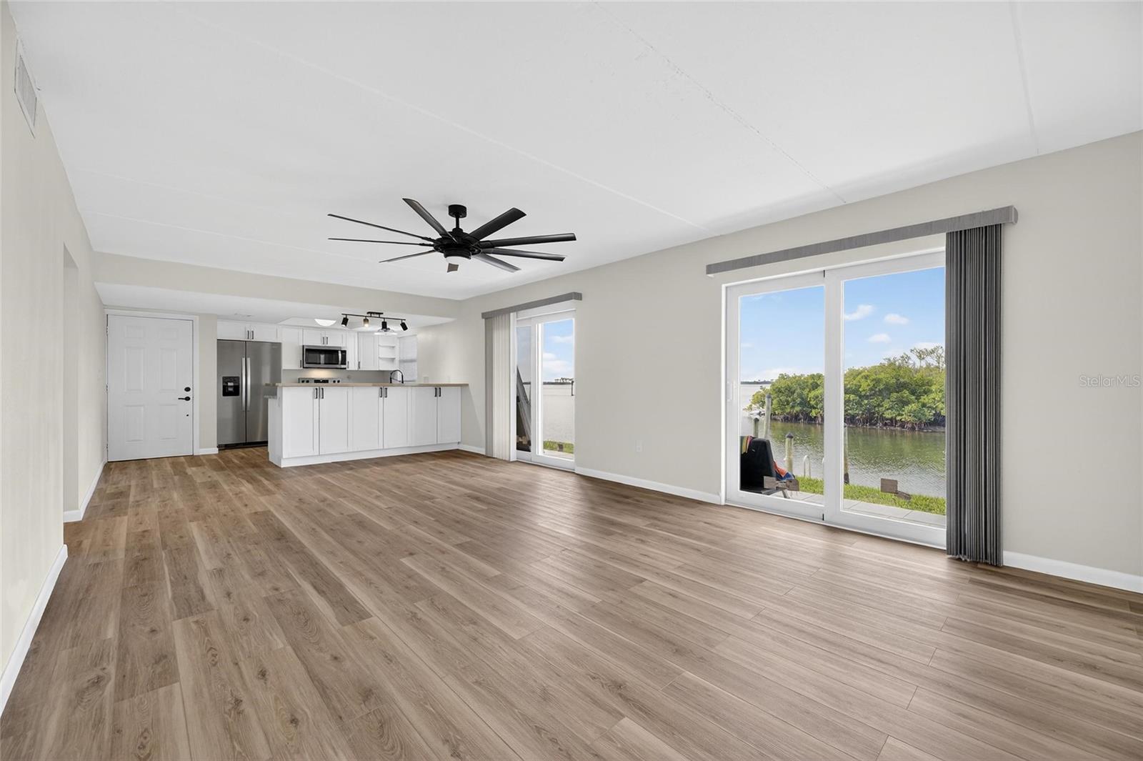 BAY POINTE CONDO - Residential