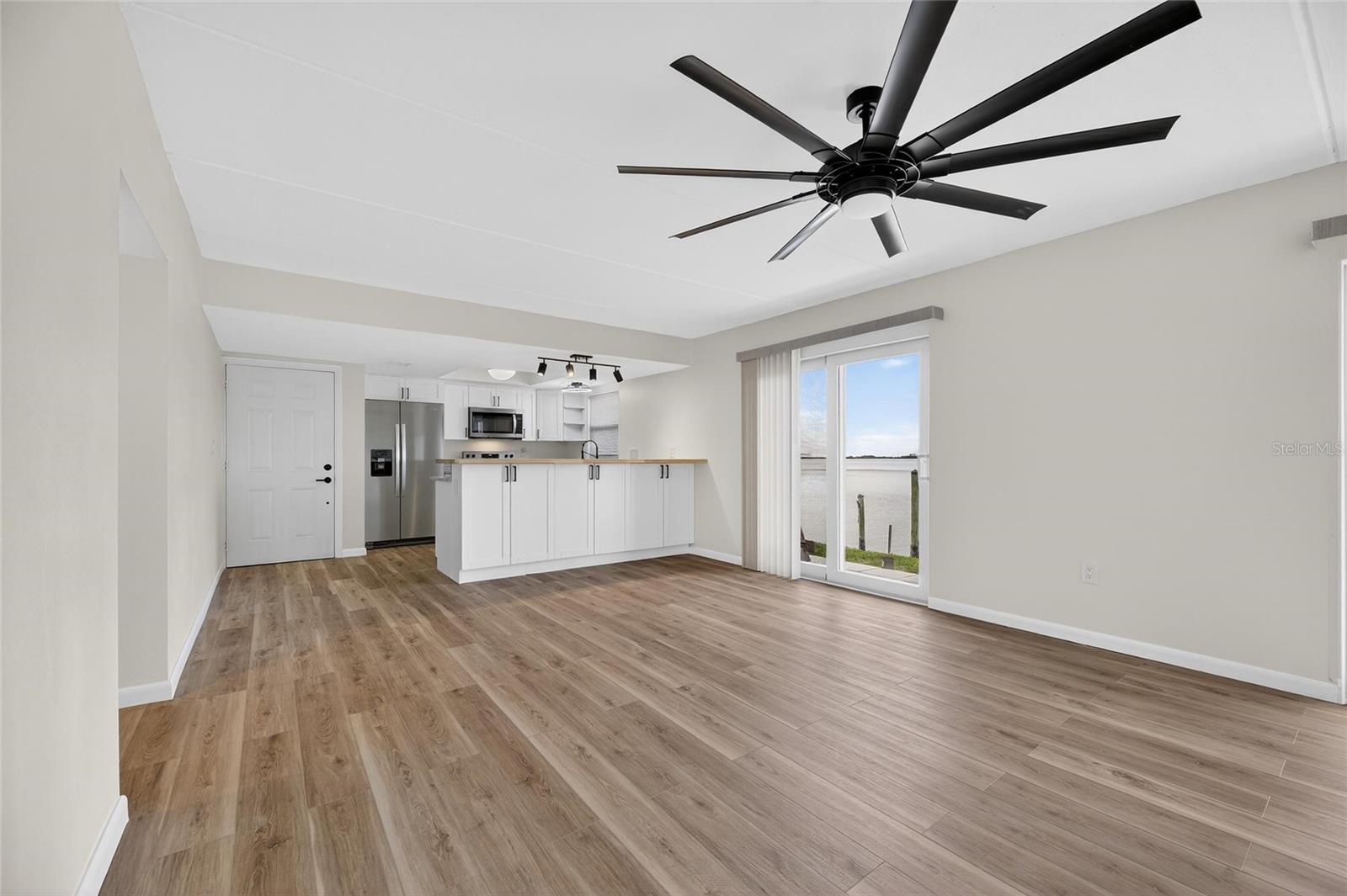 BAY POINTE CONDO - Residential